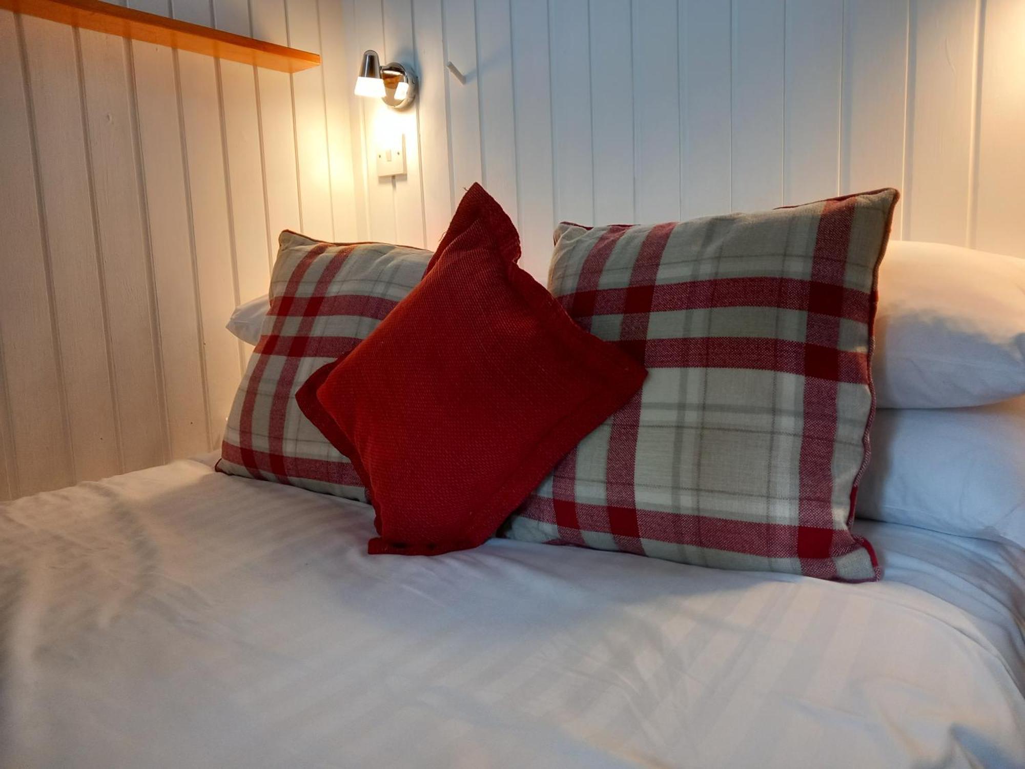 Loch Aweside Forest Cabins Dalavich Zimmer foto